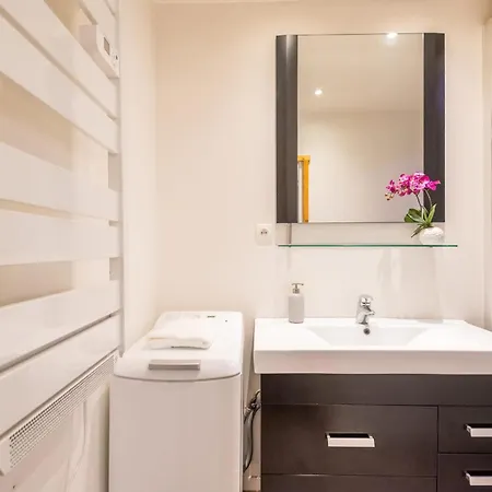 Calme Furnished Flat *