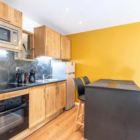 Calme Furnished Flat * 艾克斯莱班