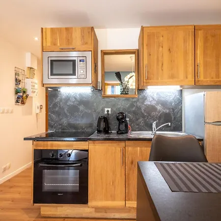 公寓 Calme Furnished Flat 艾克斯莱班