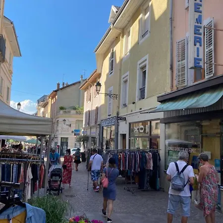 Calme Furnished Flat Aix-les-Bains